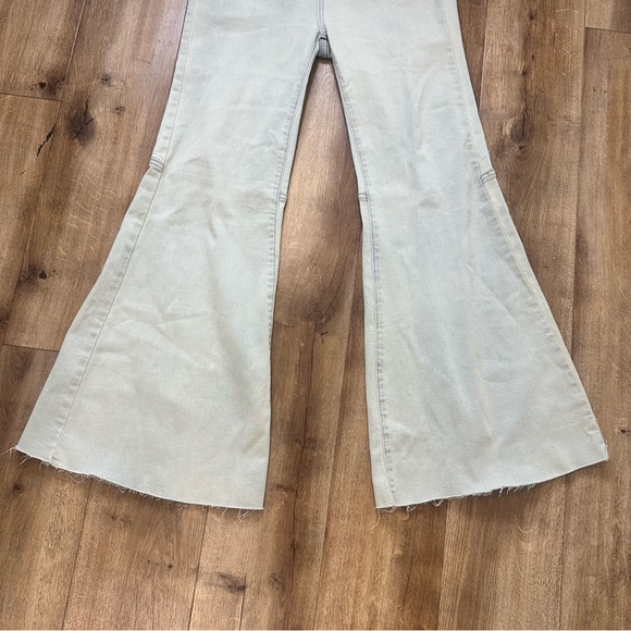 Free People Jeans Youthquake Crop Flare Jeans Pants Bleach Out Blue Size 26 - Picture 5 of 15